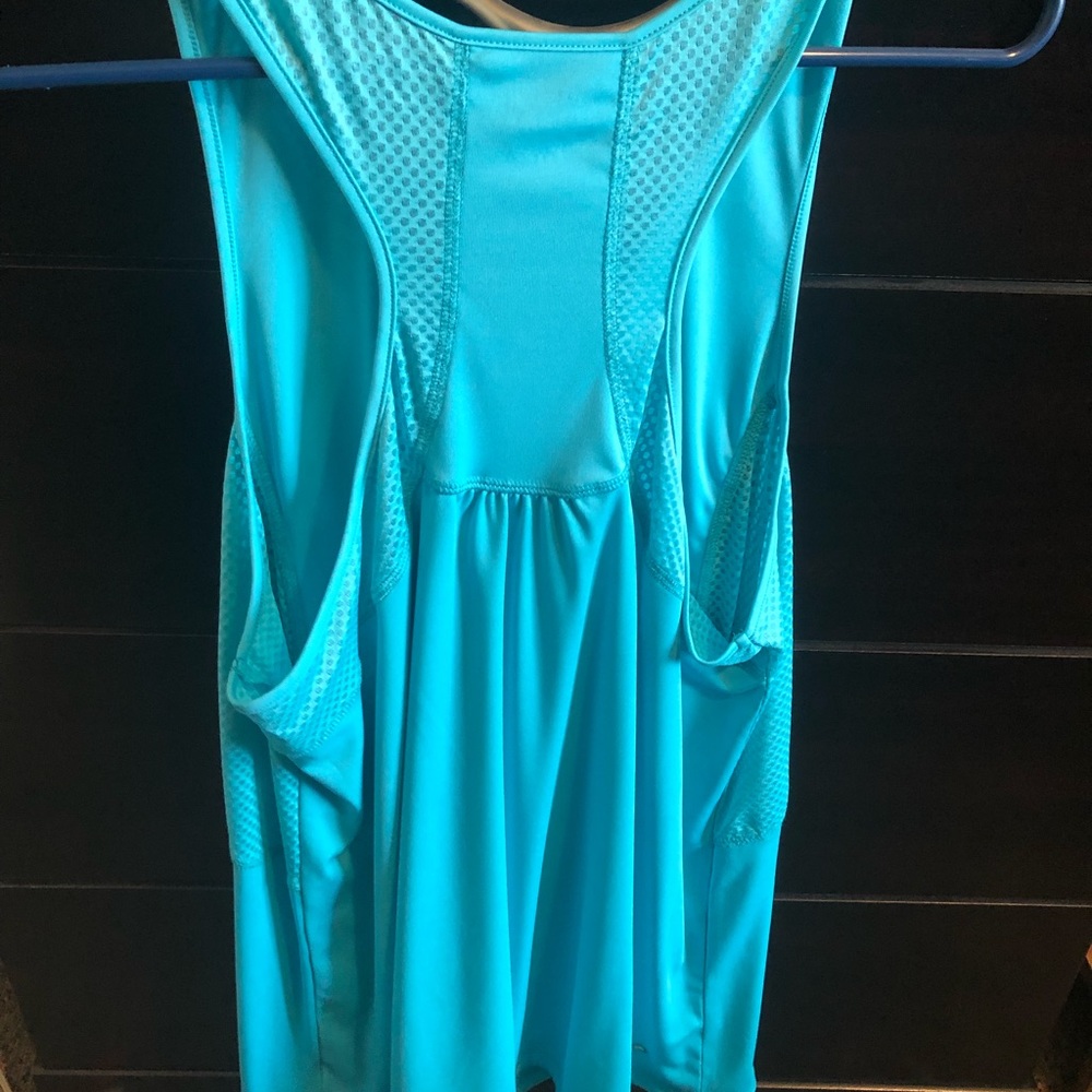 Exercise tank top - Picture 2 of 2